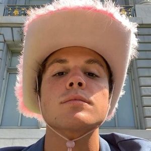 Meet your Posher, Teets